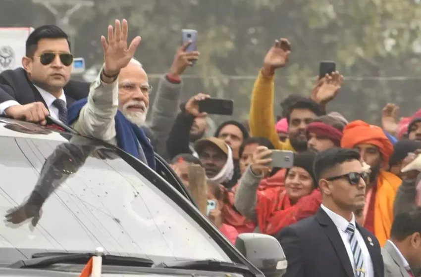  शीश झुका कर प्रधानमंत्री ने किया अयोध्यावासियों का अभिवादन