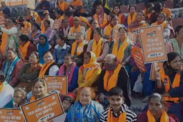  भाजयुमो की पदयात्रा में पहुंचे सीएम धामी