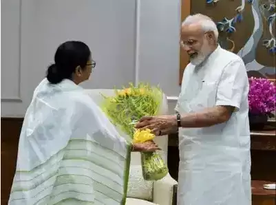  प्रधानमंत्री ने पश्चिम बंगाल की मुख्यमंत्री ममता को दी जन्मदिन की बधाई
