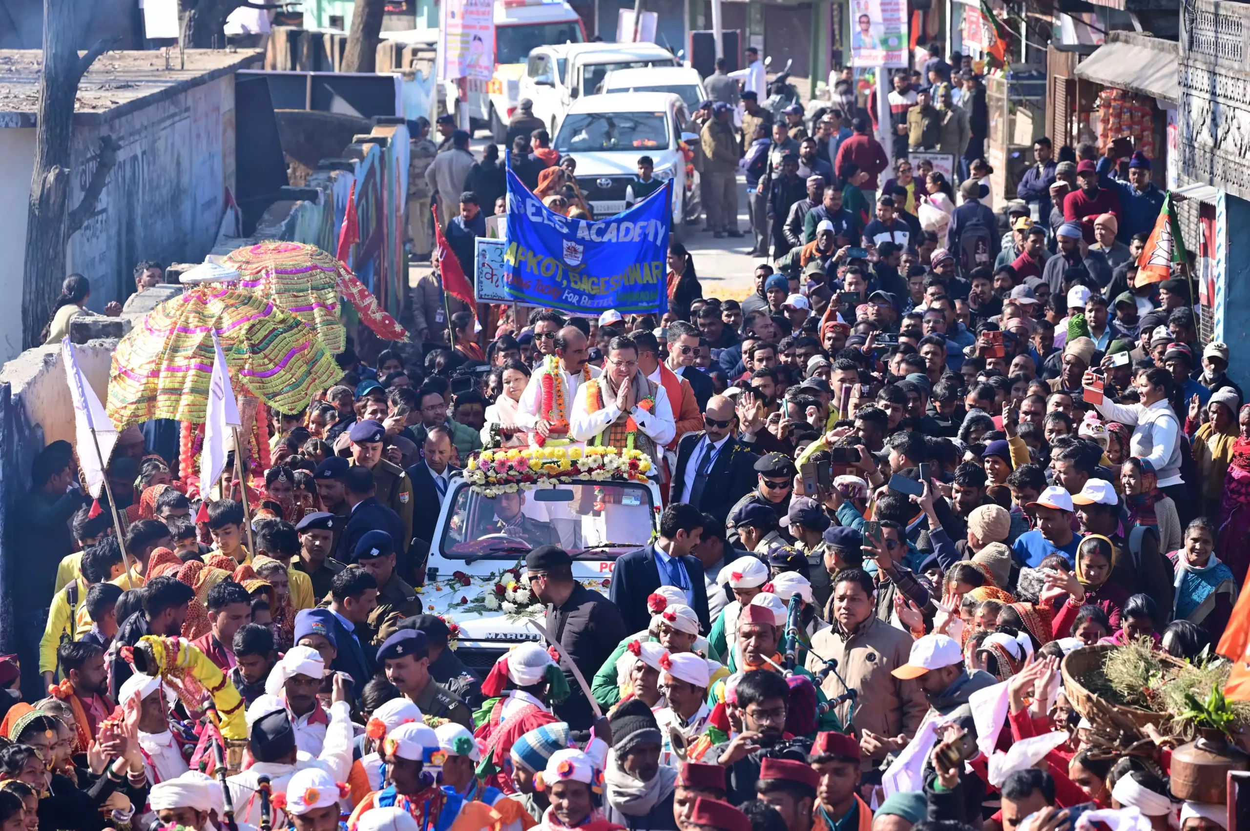  मुख्यमंत्री ने किया रोड शो