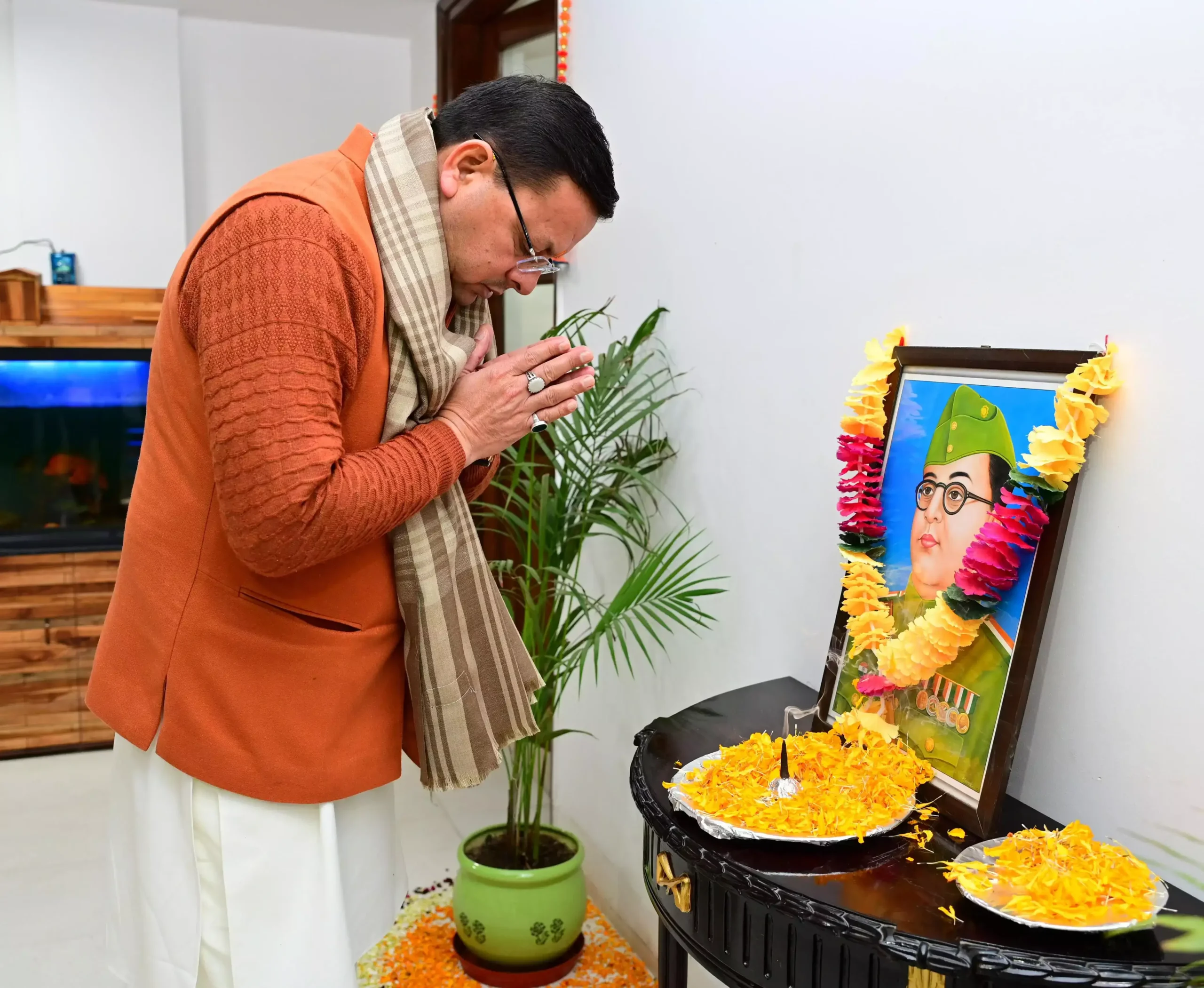  नेता जी ने राष्ट्र की स्वाधीनता के लिए अपना जीवन समर्पित किया: मुख्यमंत्री