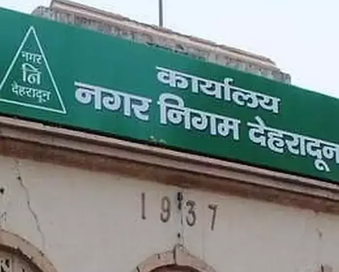  कूड़ा समय से न उठने से समस्या गहराई