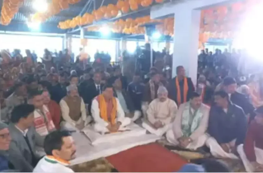  मुख्यमंत्री ने कैंची धाम परिसर में किया श्रमदान