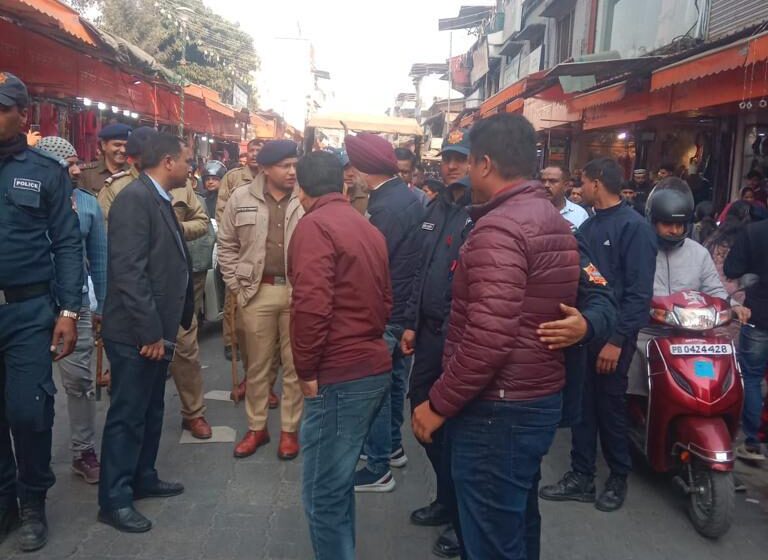  मननीय मुख्यमंत्री श्री पुष्कर सिंह धामी जी द्वारा अतिक्रमण पर प्रभावी कार्यवाई के निर्देश दिए