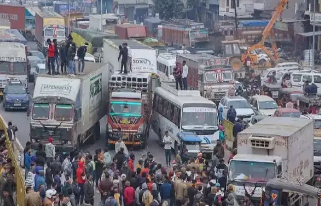  नए हिट एंड रन कानून के खिलाफ ट्रक ड्राइवरों की देशव्यापी हड़ताल, पेट्रोल की आपूर्ति बाधित