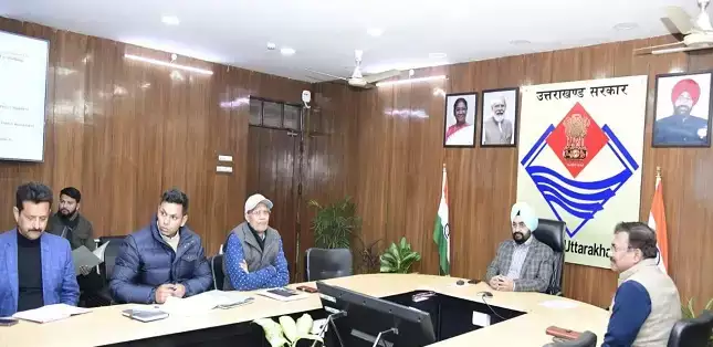  मुख्य सचिव ने पार्किंग्स के निर्माण में धीमी गति पर जताई नाराजगी