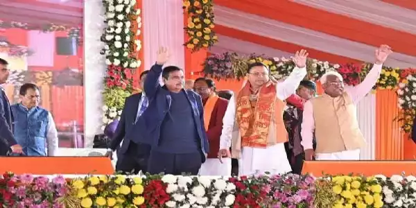  केंद्रीय मंत्री गडकरी और मुख्यमंत्री धामी ने 4,750 करोड़ की 30 राष्ट्रीय राजमार्ग परियोजनाओं का किया उद्घाटन – शिलान्यास
