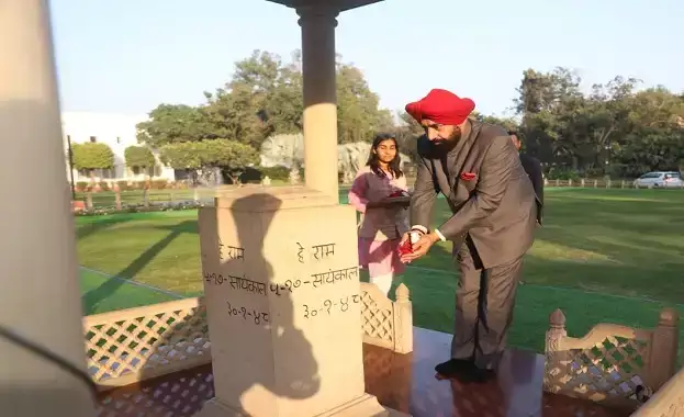  राज्यपाल ने ली महात्मा गांधी से जुड़ी दुर्लभ जानकारियां