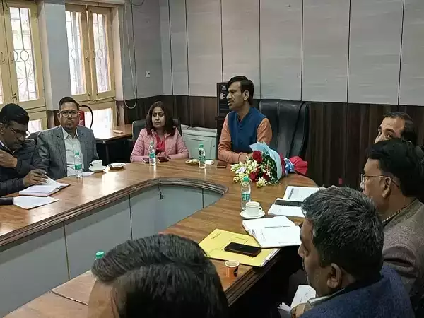  जरूरतमंद को पहले मिले योजना का लाभ, ऐसी कार्ययोजना बनाएं : मुकेश कुमार