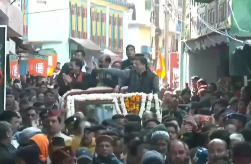  अल्मोड़ा पहुंचे मुख्यमंत्री, रोड शो में आम जनता ने किया भव्य स्वागत