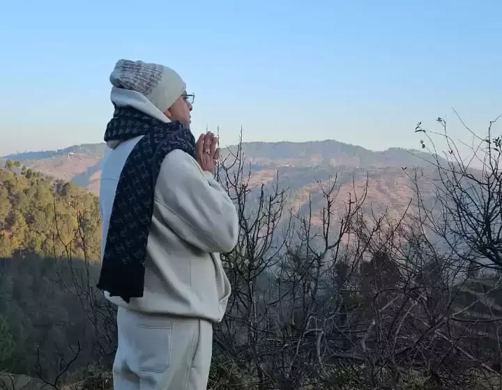  मुख्यमत्री धामी सुबह सबेरे ठांटा गांव के भ्रमण पर निकले, ताजा मावा चखा और ग्रामीणों का हालचाल जाना