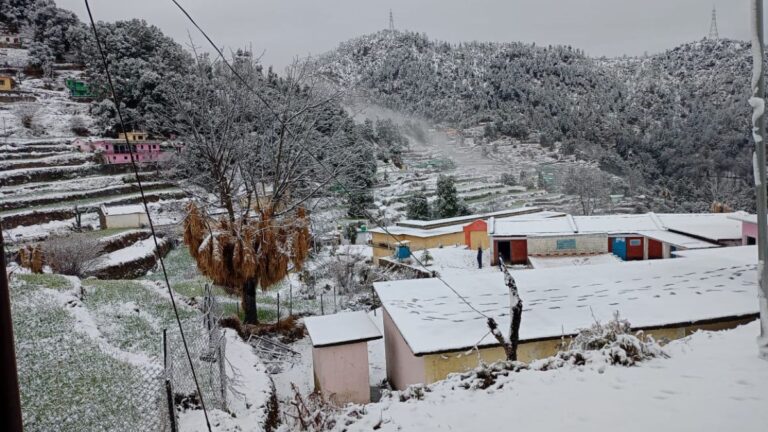  उत्तराखंड में बारिश और बर्फबारी का सिलसिला शुरू, मौसम विभाग ने जारी किया येलो अलर्ट