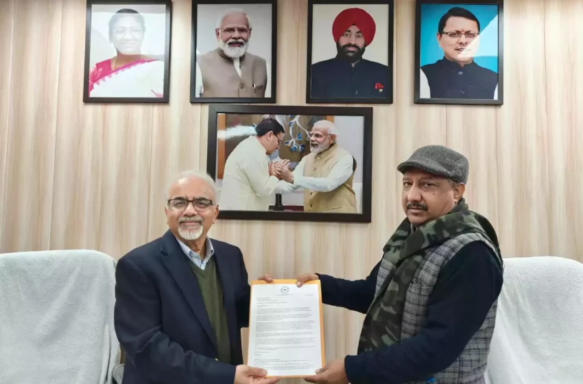  अमेरिका से आए आलोक ने मुख्यमंत्री को आने का दिया निमंत्रण