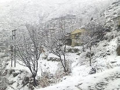  लंबे इंतजार के बाद पहाड़ों में शुरू हुई बर्फबारी