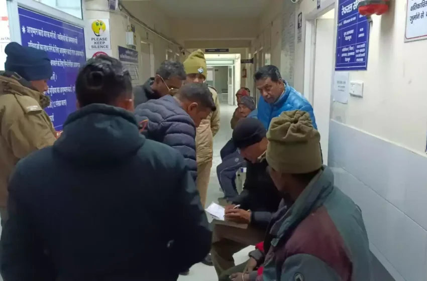  मसूरी में पहाड़ी से गिरा बड़ा हिस्सा, दो मजदूर मलबे में दबे, एक की मौत