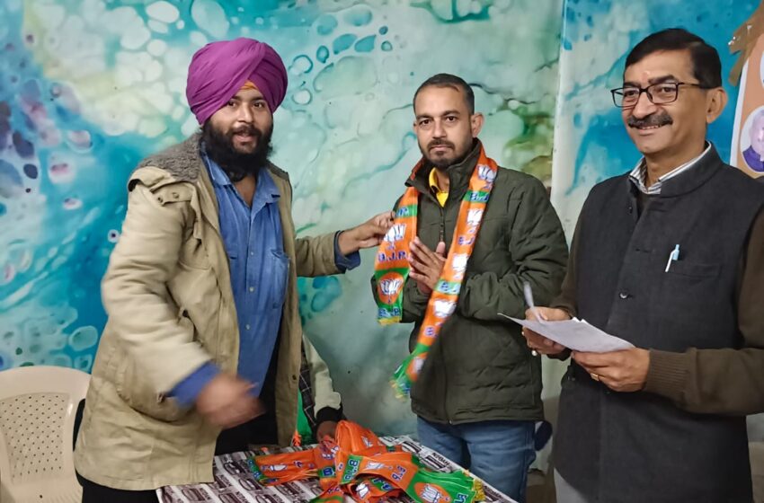  बीजेपी करनपुर मण्डल द्वारा श्री श्याम सुन्दर एवं अन्य के द्वारा बीजेपी की सदस्य्ता ग्रहण करने पर किया स्वागत