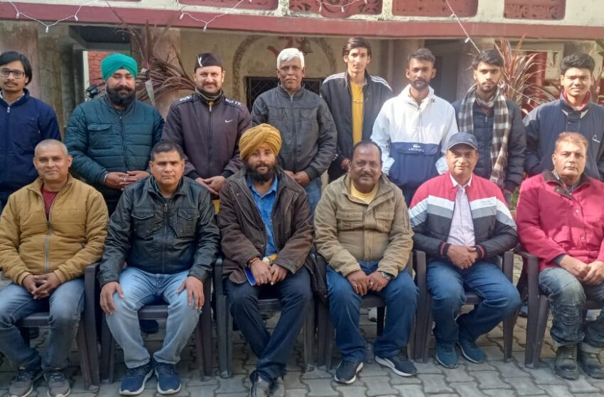  लोक तंत्र के मंदिर में चुनावों में वोट डाल कर आपनी आपनी आहूति देना हमारा नागरिक कर्तव्य है