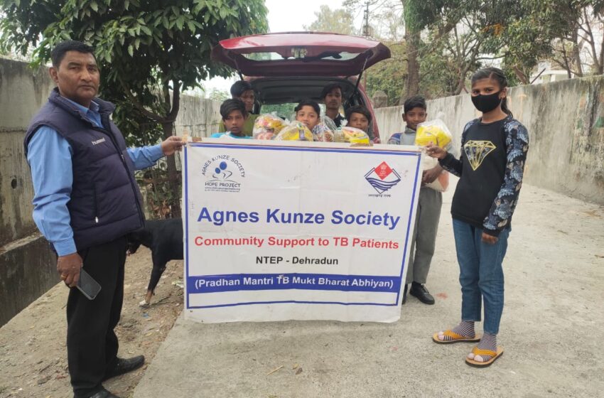  एग्नेस कुंज सोसाइटी होप प्रोजेक्ट ने हर माह की भांति इस बार भी टीबी रोगी एवं एमडीआर रोगियों को पोस्टिक आहार वितरित किया