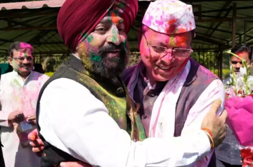  राजभवन में मनाई गई होली, मुख्यमंत्री सहित अन्य गणमान्य लोगों ने राज्यपाल से मिलकर दी बधाई