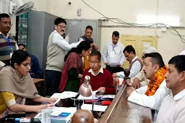  टिहरी गढ़वाल से दो उम्मीदवारों ने किया नामांकन, छह ने लिए पत्र