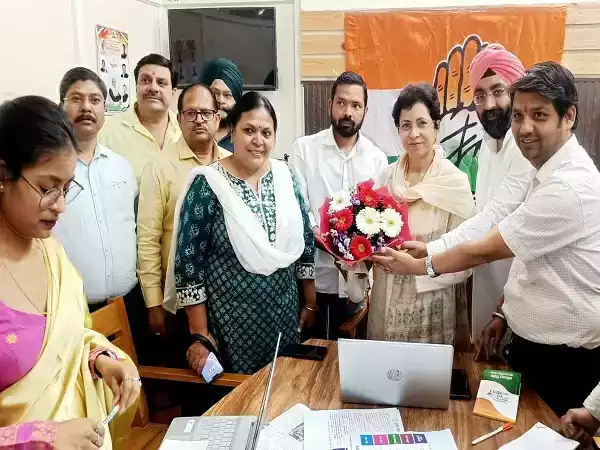  पांच न्याय-25 गारंटियों को घर-घर पहुंचाएगी कांग्रेस