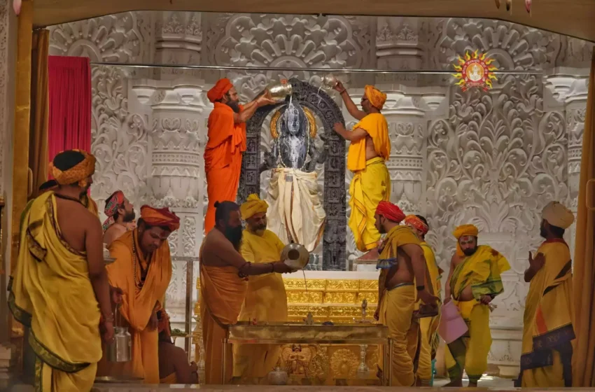  देशभर में धूमधाम से मनाई जा रही है रामनवमी, अयोध्याधाम में रामलला सरकार का किया गया दिव्य अभिषेक