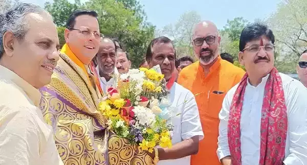  तेलंगाना पहुंचे भाजपा के स्टार प्रचारक मुख्यमंत्री धामी
