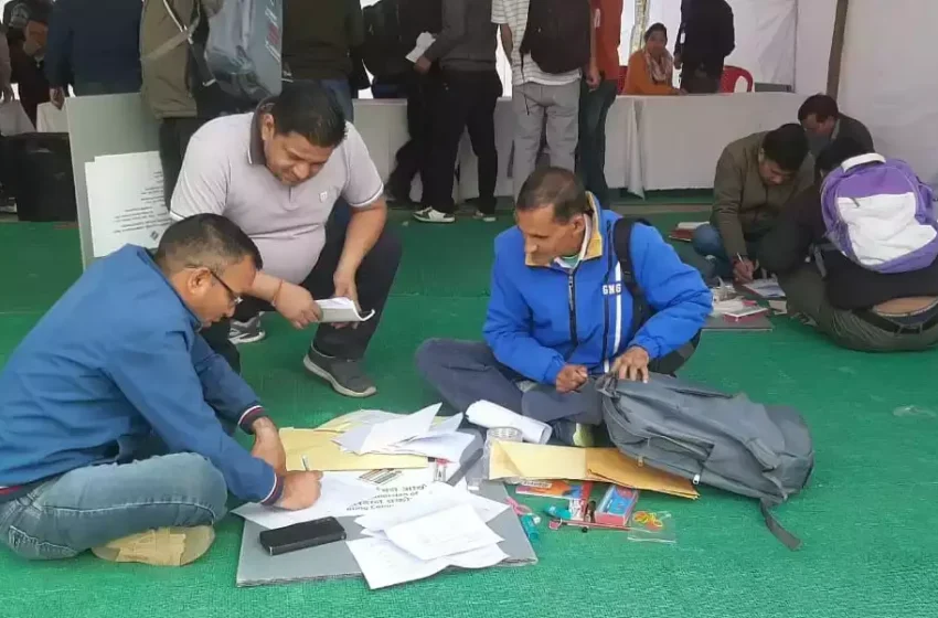  होम वोटिंग के साथ लोकसभा चुनाव का हुआ आगाज, 55 पोलिंग पार्टियों हुई रवाना