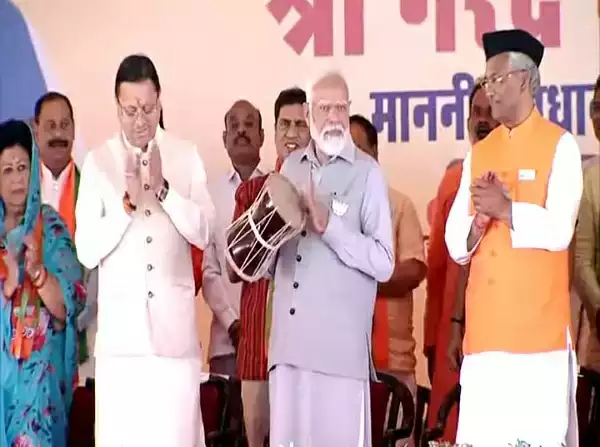  10 दिन में दूसरी बार परिवारजन से मिलने ऋषिकेश पहुंचे मोदी