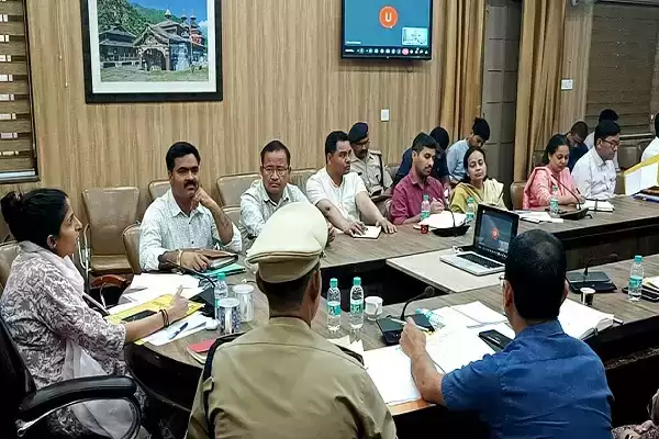  चारधाम यात्रा की परखी तैयारी, श्रद्धालुओं की राह सुगम बनाएगा दून प्रशासन