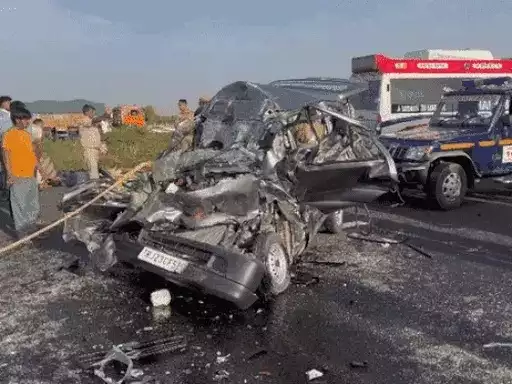  दिल्ली- मुंबई एक्सप्रेस वे हादसे में 6 की मौत