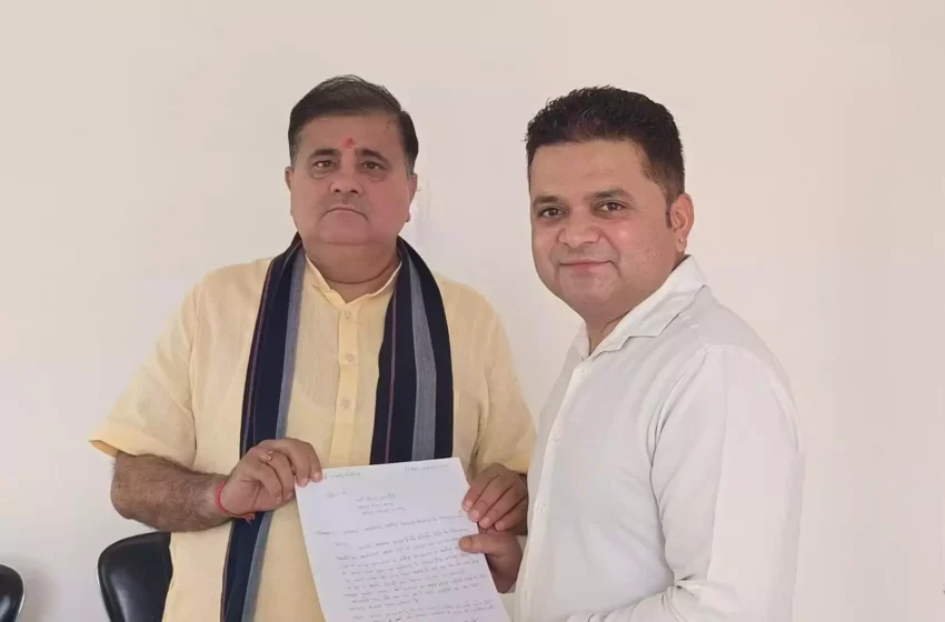  बसुकेदार पेयजल पंपिंग योजना के संबंध में राज्यसभा सदस्य भट्ट को सौंपा ज्ञापन