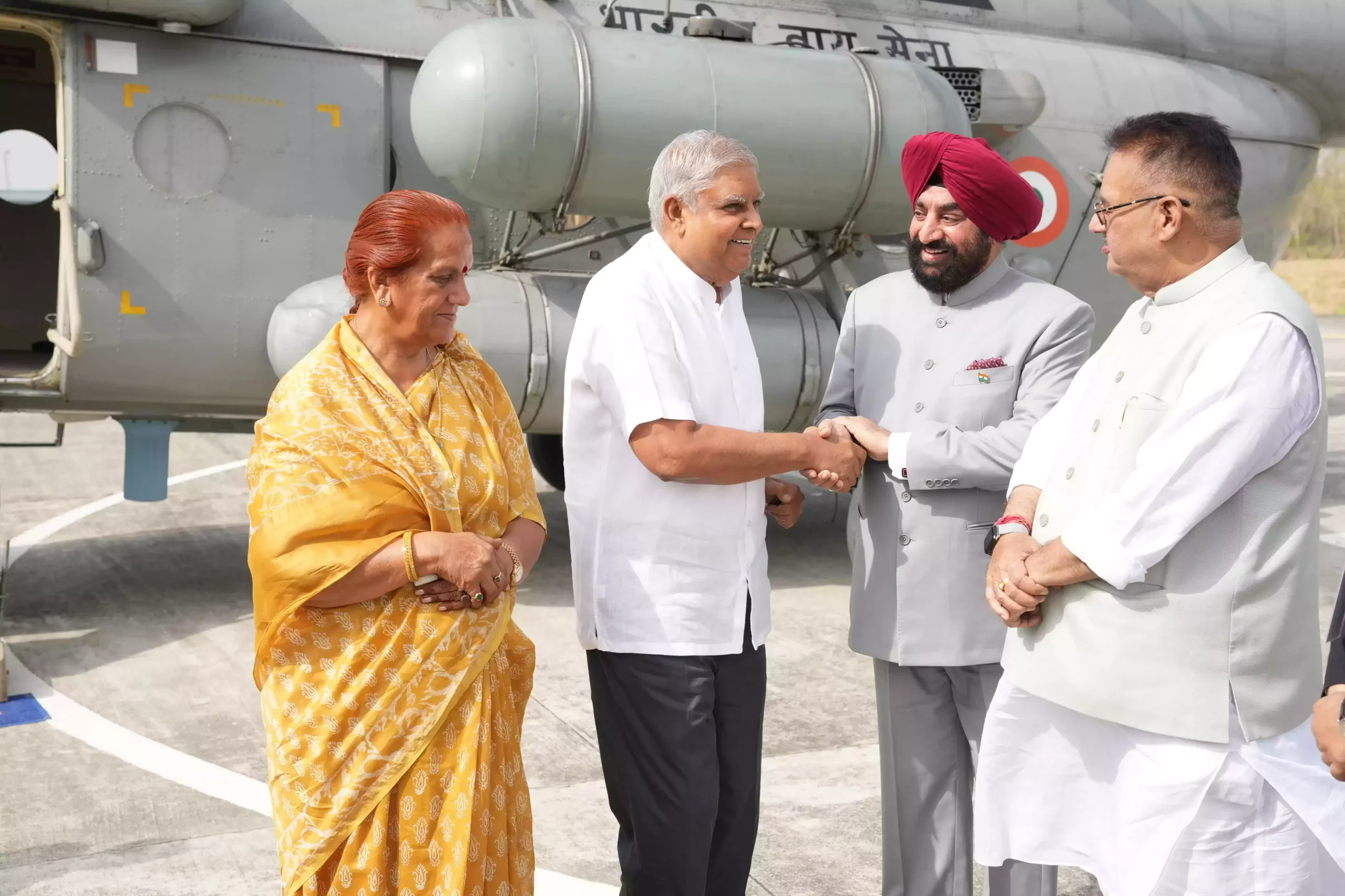  उपराष्ट्रपति धनखड़ पहुंचे उत्तराखंड, राज्यपाल ने किया स्वागत