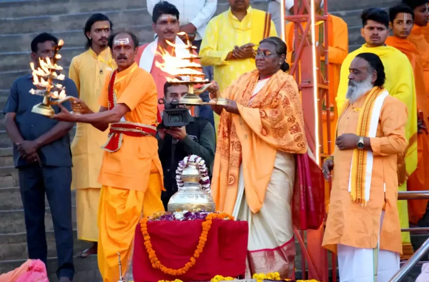  श्री राम जन्मभूमि मन्दिर में रामलला के दर पर पहुंचीं राष्ट्रपति द्रौपदी मुर्मू