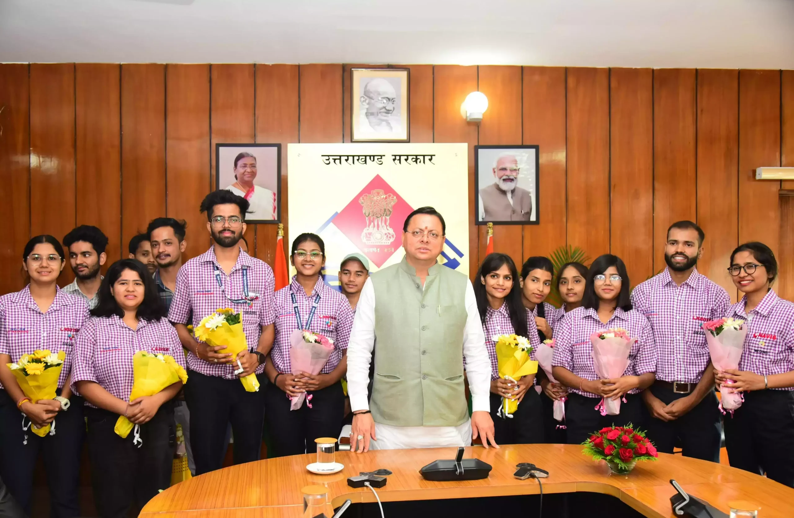  जॉब रोल के लिए चयनित युवाओं ने मुख्यमंत्री से की भेंट