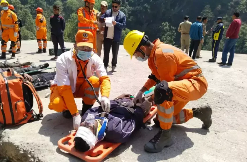  केदारनाथ पैदल मार्ग के चीरबासा हेलीपैड के समीप फटा बादल, 10 की मौत, 6 गंभीर