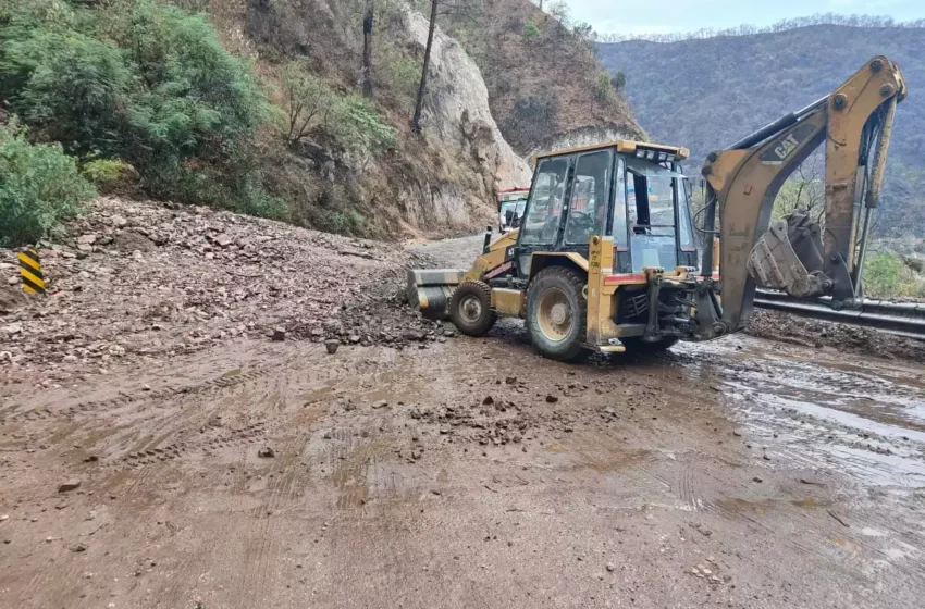  केदारनाथ धाम में मौसम साफ, बद्रीनाथ हाइवे जगह-जगह रहा बंद