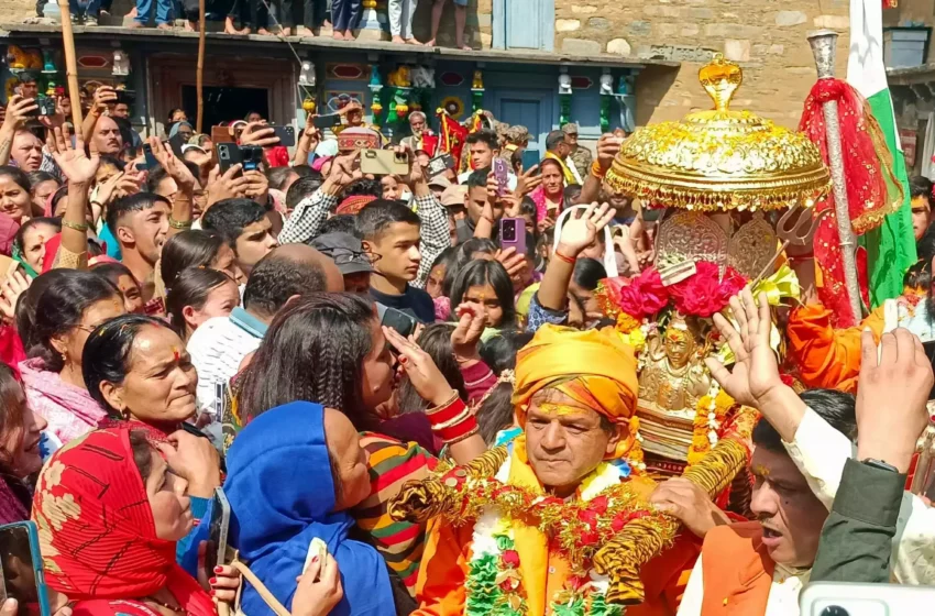  भगवान रुद्रनाथ की उत्सव डोली गोपीनाथ मंदिर से ग्रीष्मकालीन प्रवास के लिये हुई रवाना