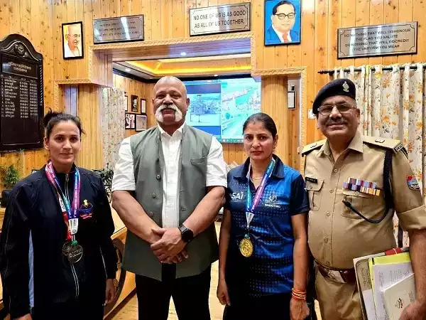  पदक प्राप्त खिलाड़ियों से मिले एडीजीपी, स्वर्ण पदक प्राप्त करने के लिए किया प्रेरित
