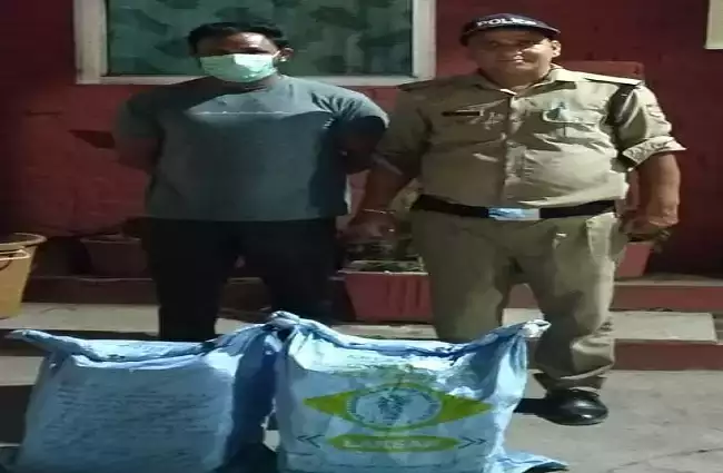  नकली घड़ियां बेचते पकड़ा गया दुकानदार