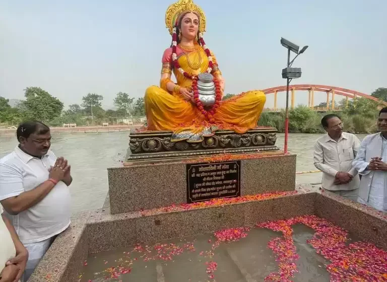  कनखल श्मशान घाट पर लगी मां गंगा की प्रतिमा का अनावरण