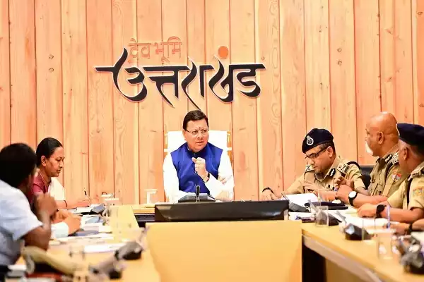  डीजीपी ने मुख्यमंत्री को तीन नए कानूनों की बताई विशेषताएं