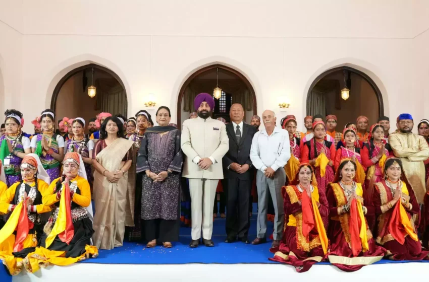  नैनीताल राजभवन में आयोजित हुई सांस्कृतिक संध्या ‘लोकमाटी के रंग’