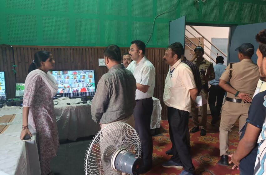  जिलाधिकारी/जिला निर्वाचन अधिकारी श्रीमती सोनिका ने महाराणा प्रताप स्पार्टस कालेज रायपुर का स्थलीय निरीक्षण कर मतगणना तैयारियों का जायजा लिया