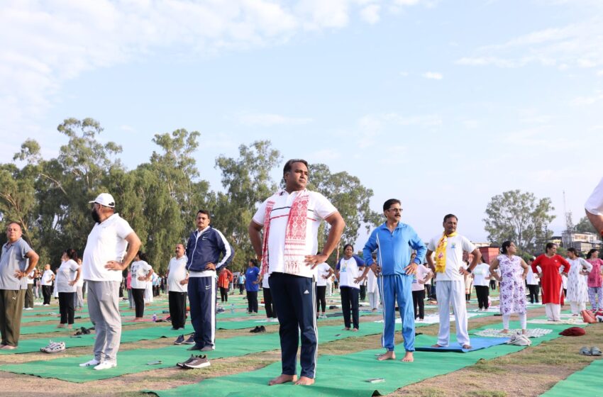 महानगर अध्यक्ष सिद्धार्थ उमेश अग्रवाल जी के नेतृत्व में अंतर्राष्ट्रीय योग दिवस के उपलक्ष पर परेड ग्राउंड में विशाल योगशाला का आयोजन किया