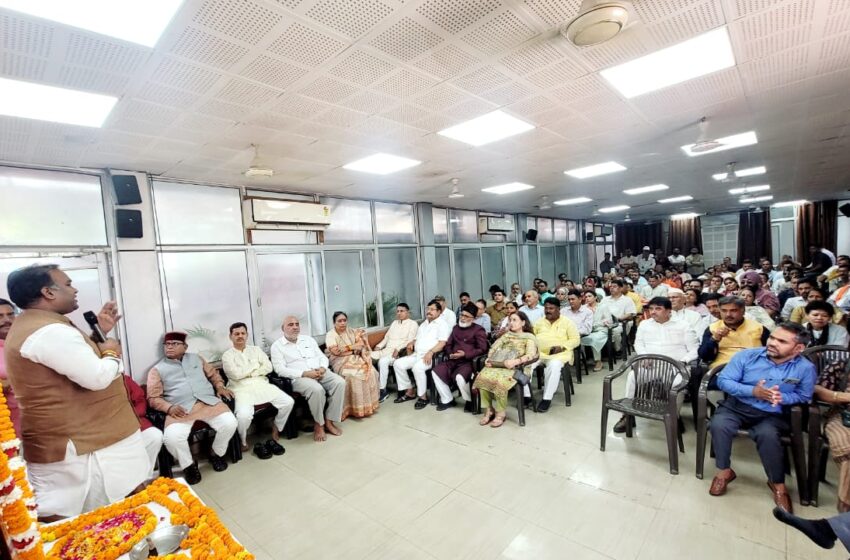  भारतीय जनता पार्टी प्रदेश कार्यलय में डॉ श्यामा प्रसाद मुखर्जी के सर्वोच्च बलिदान दिवस पर पुष्पांजलि एवं गोष्ठी का आयोजन किया