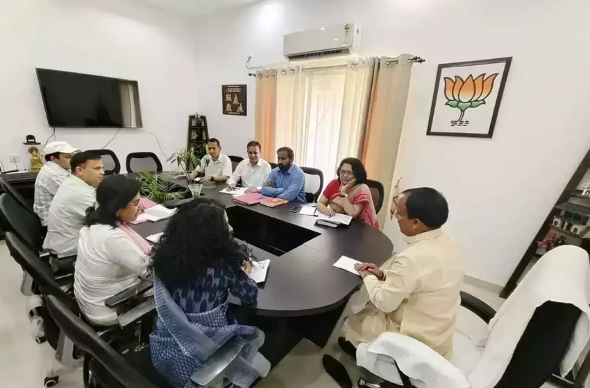  विभागीय बजट खर्च की धीमी गति पर शिक्षा मंत्री ने जताई नाराजगी