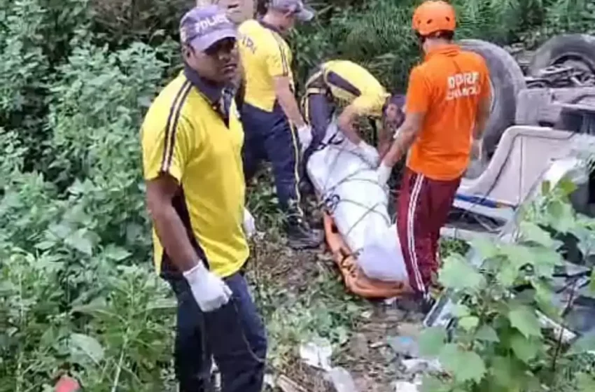  बोलेरो खाई में गिरी, दो लोगों की मौत