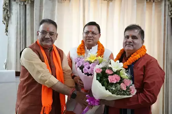  उत्तराखंड भाजपा अध्यक्ष व कैबिनेट मंत्री ने मुख्यमंत्री से की भेंट