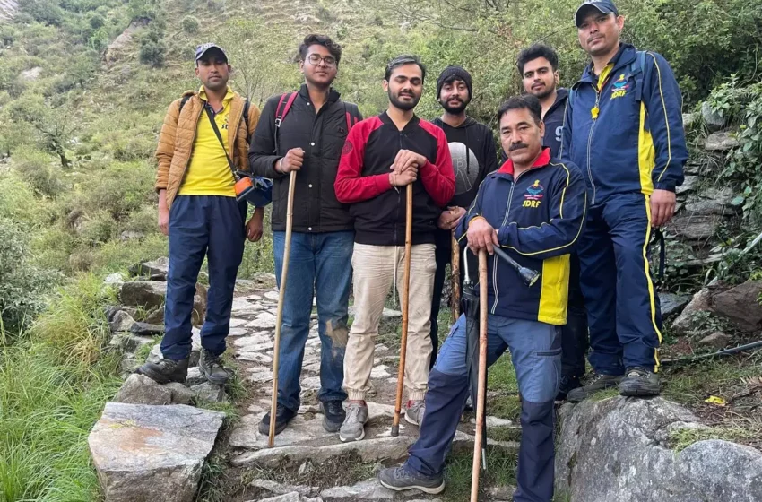  देवरिया ताल ट्रैक पर फंसे बरेली के चार युवक, एसडीआरएफ ने किया रेस्क्यू